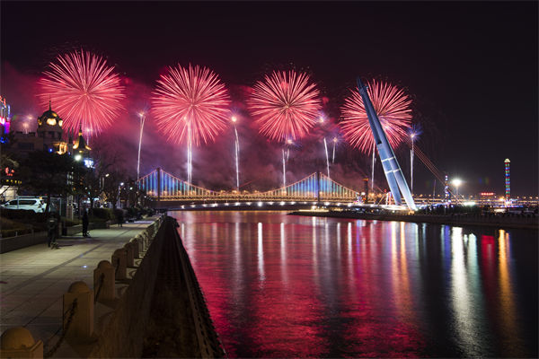 均线实战技术之顶穿动作要点